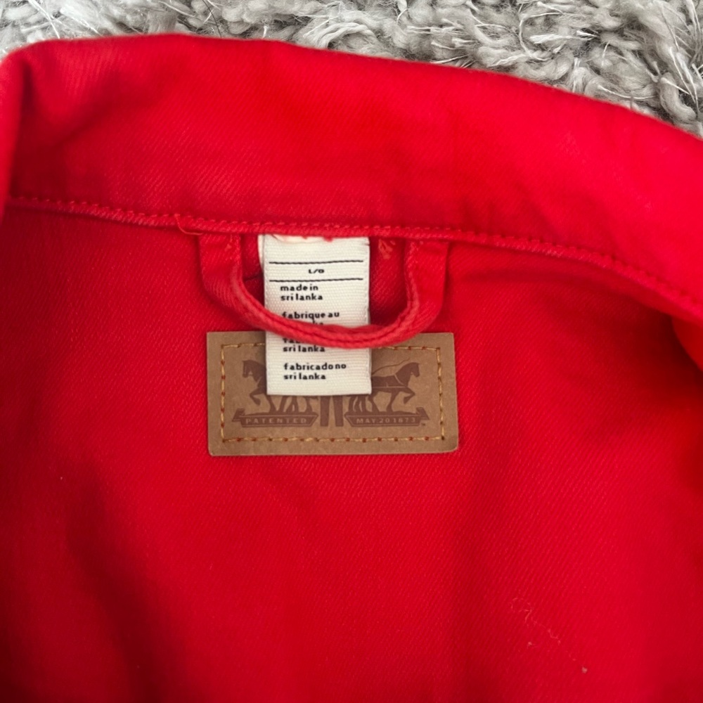 Women’s Levi denim jacket. - Picture 4 of 9
